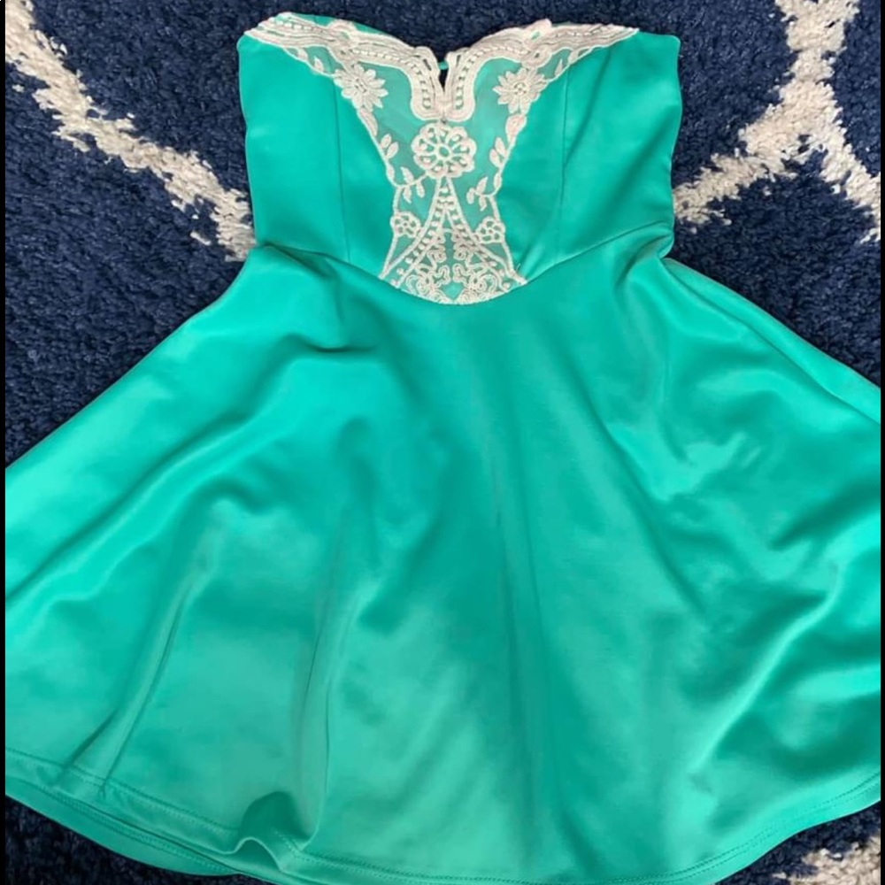 Classy date night strapless dress